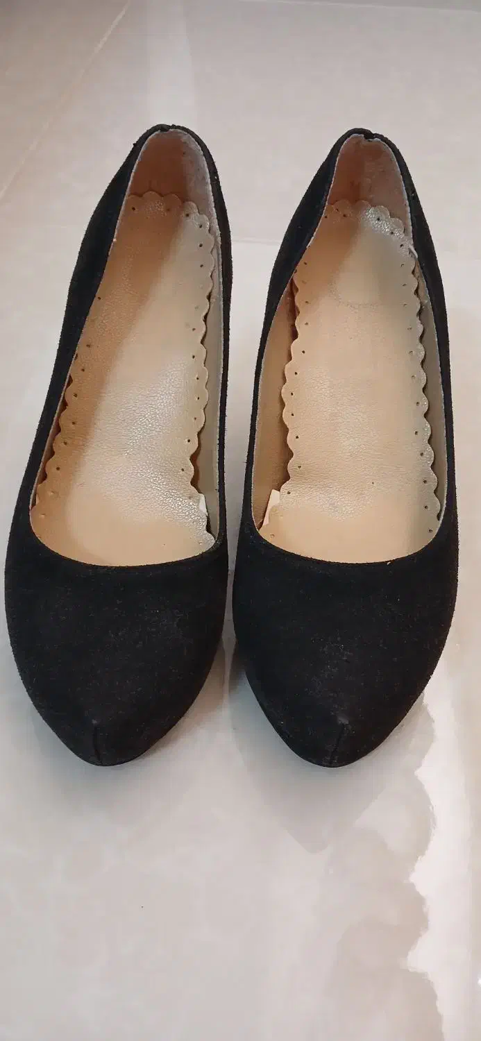 کفش مجلسی|کیف، کفش، کمربند|اسفراین, |دیوار