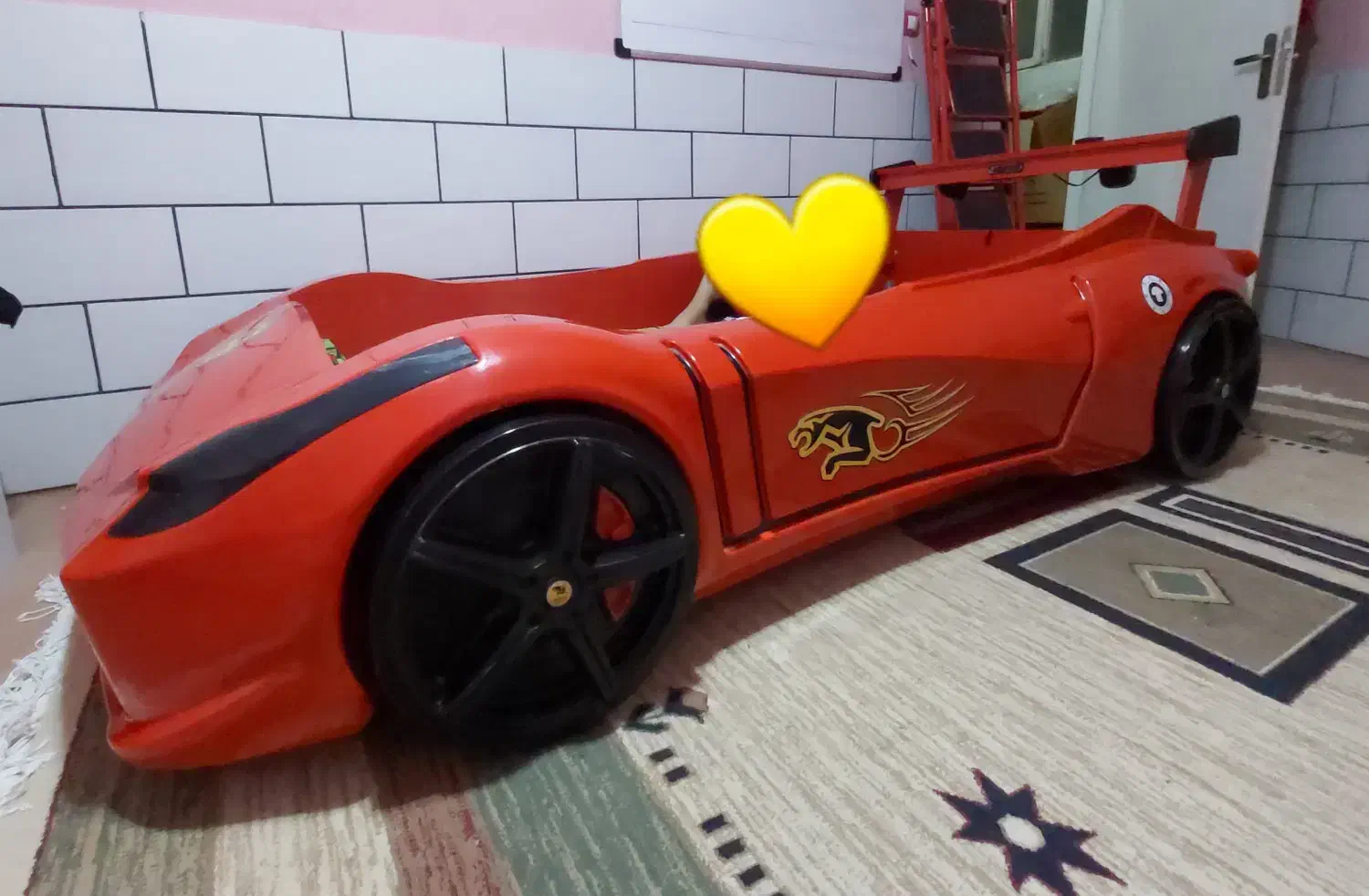 تخت ماشینی بزرگ|تخت و صندلی بچه|شهرکرد, |دیوار