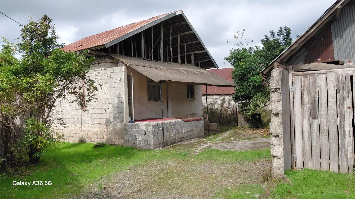 فروش خانه ویلای با سند تک برگ|فروش خانه و ویلا|لاهیجان, لیالستان|دیوار