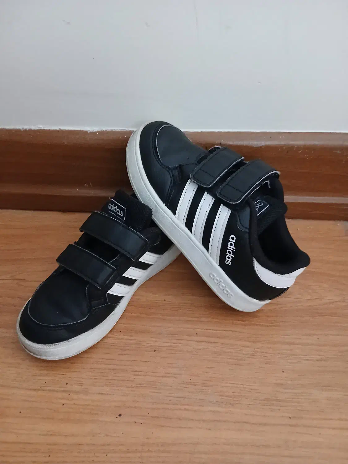 کفش کالج۲۵ و کتونی آدیداس سایز ۲۶|کفش و لباس بچه|تهران, زعفرانیه|دیوار