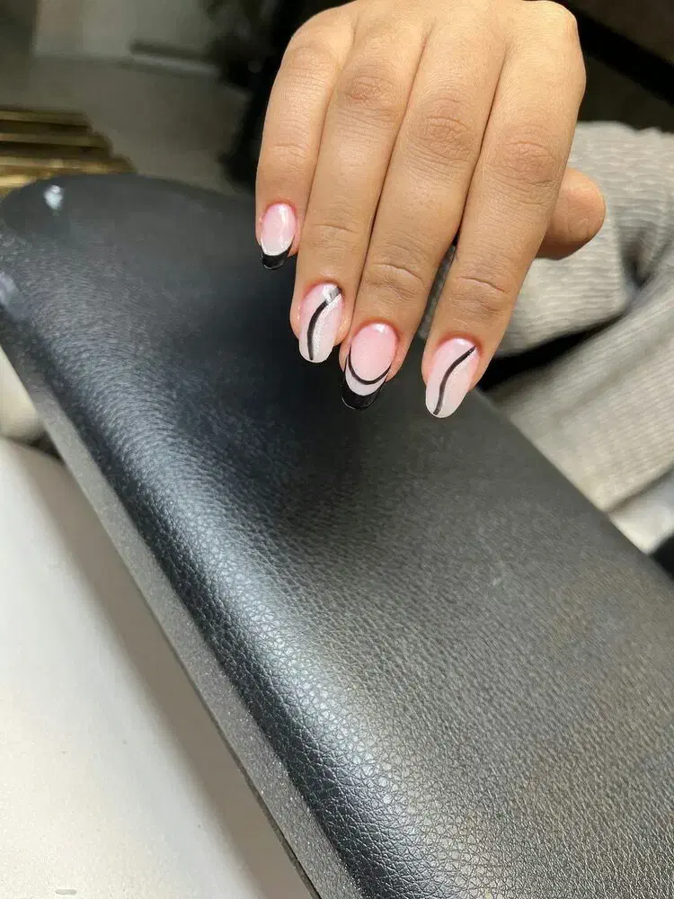 خدمات آموزش ناخن و کاشت و ترمیم ناخن|خدمات آرایشگری و زیبایی|محلات, |دیوار