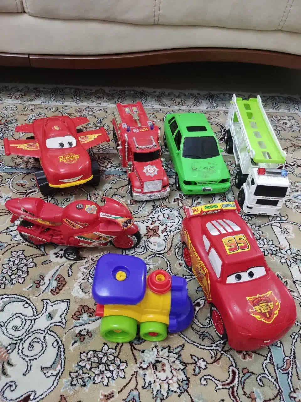 تعدادی عروسک و اسباب بازی زیبا|اسباببازی بچه|تهران, آذری|دیوار