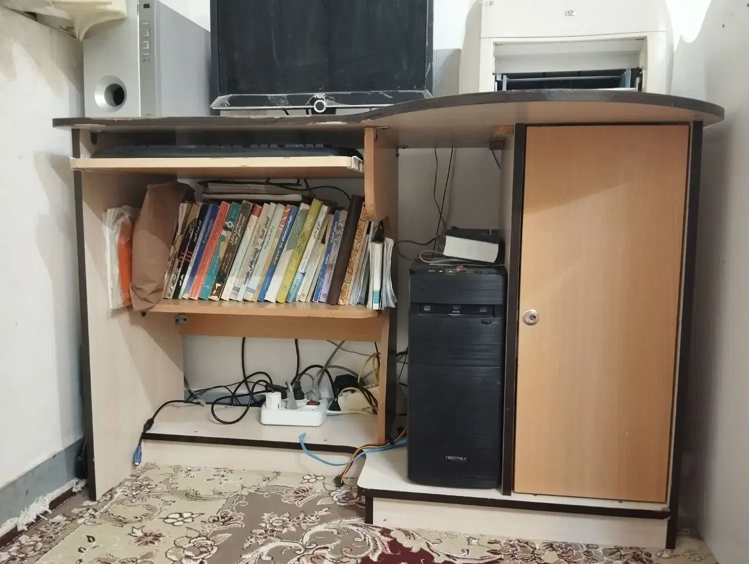 میز و صندلی کامپیوتر|میز تحریر و کامپیوتر|مبارکه, |دیوار