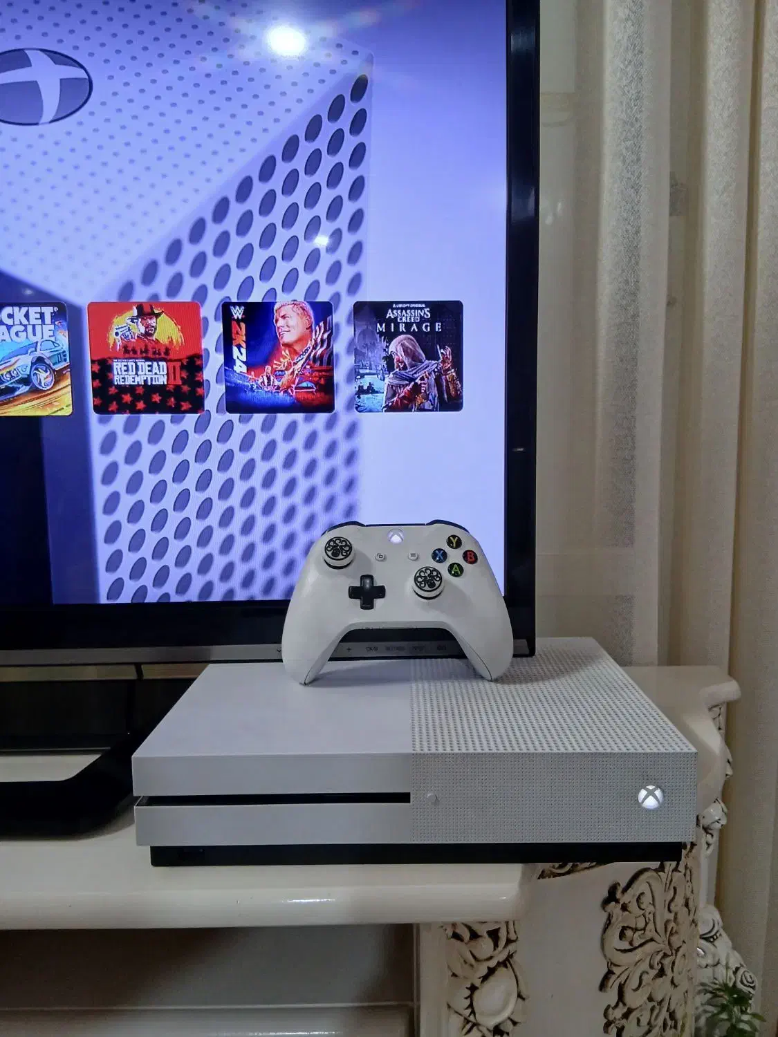 ایکس باکس وان اس در حد نو خیلی کم ازش استفاده کردم|کنسول، بازی ویدئویی و آنلاین|اصفهان, قائمیه|دیوار