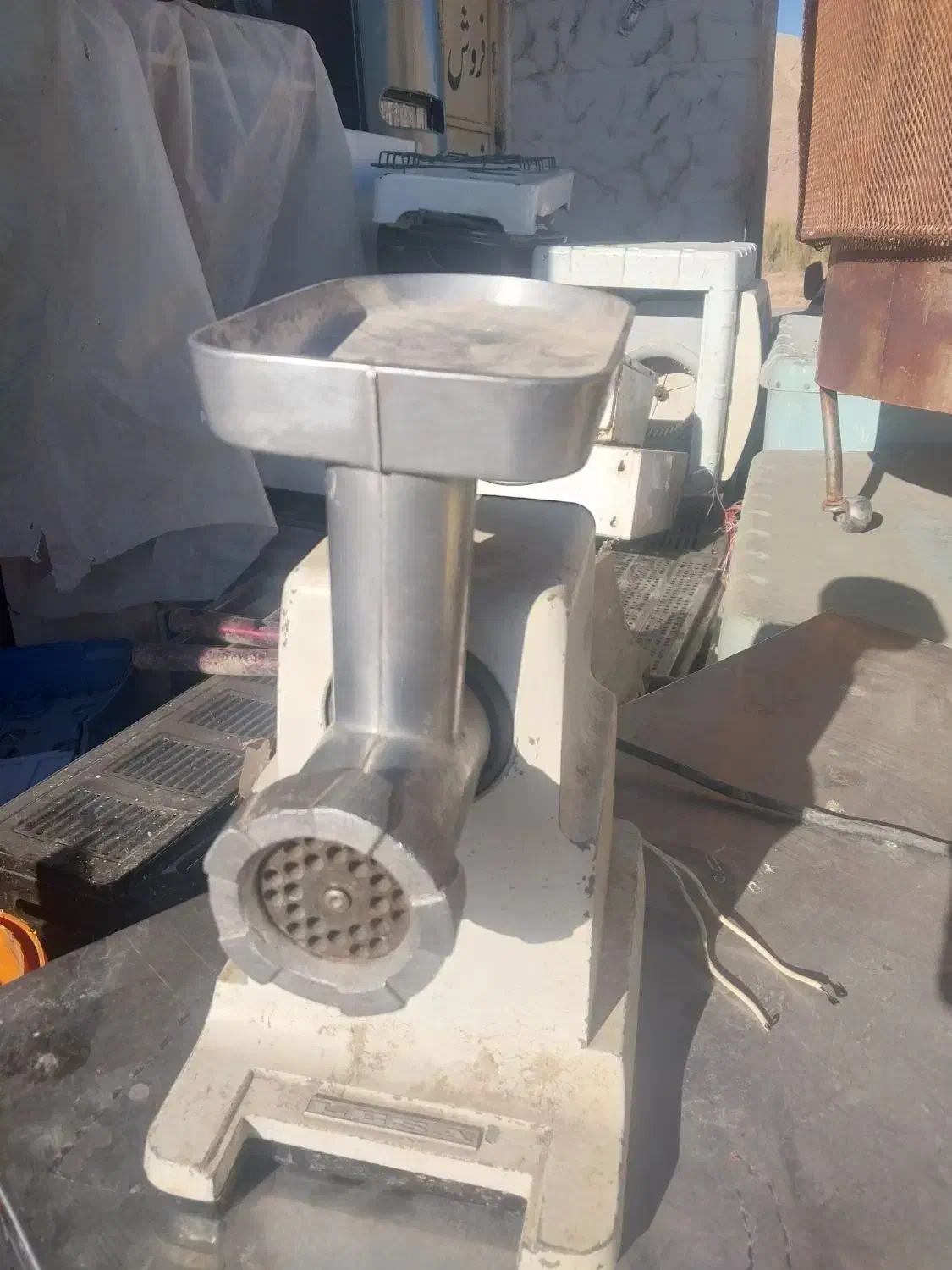 گوش چرخ کن واسیاب|خردکن، آسیاب، غذاساز|کیار, |دیوار