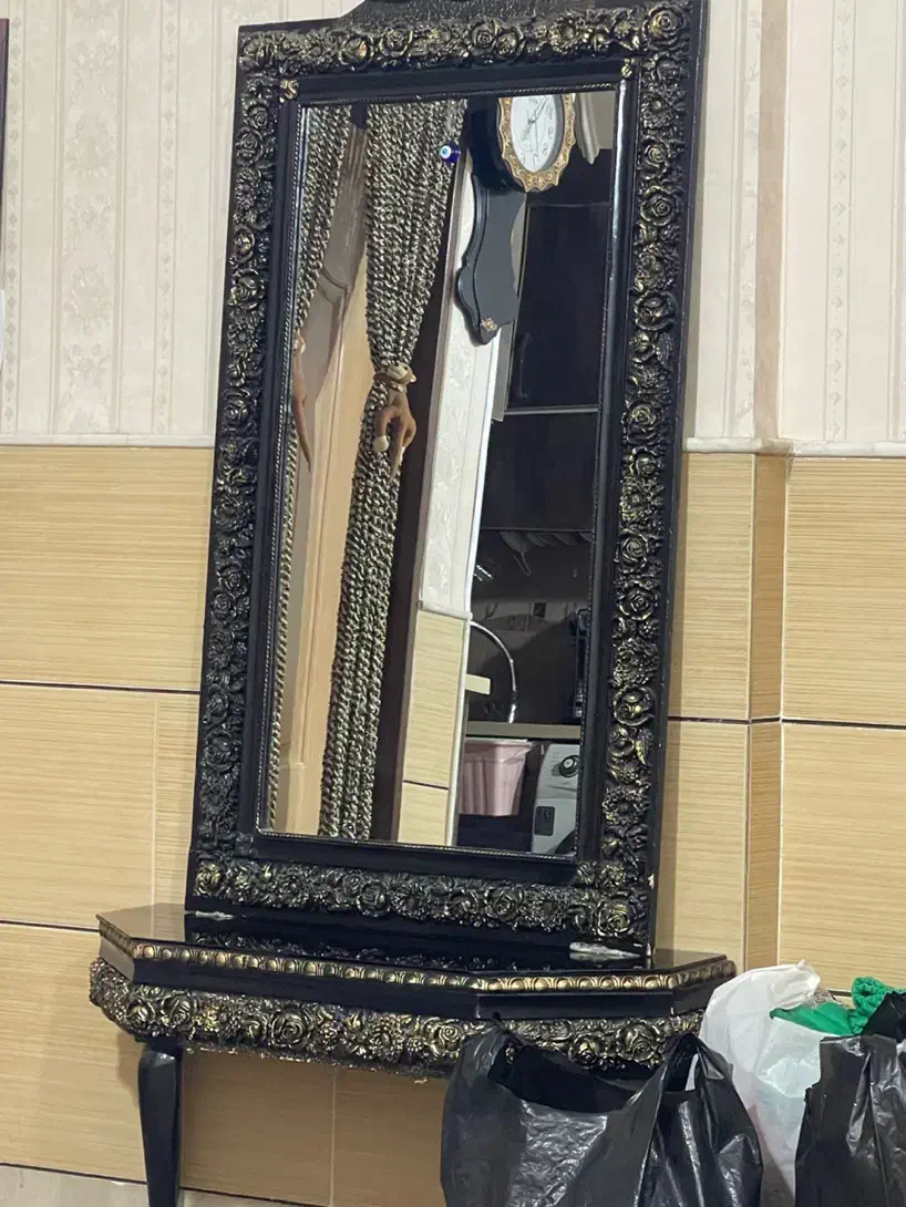 آینه|آینه|ساوه, |دیوار