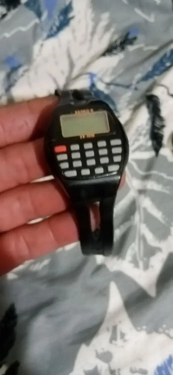 ساعت مچی|ساعت|پردیس, فاز ۳|دیوار