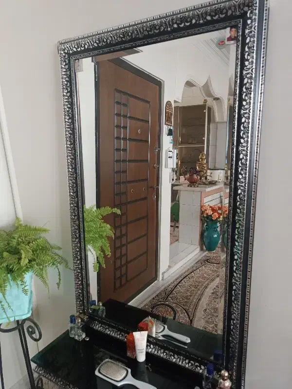 میز و آیینه|آینه|دماوند, گیلاوند|دیوار