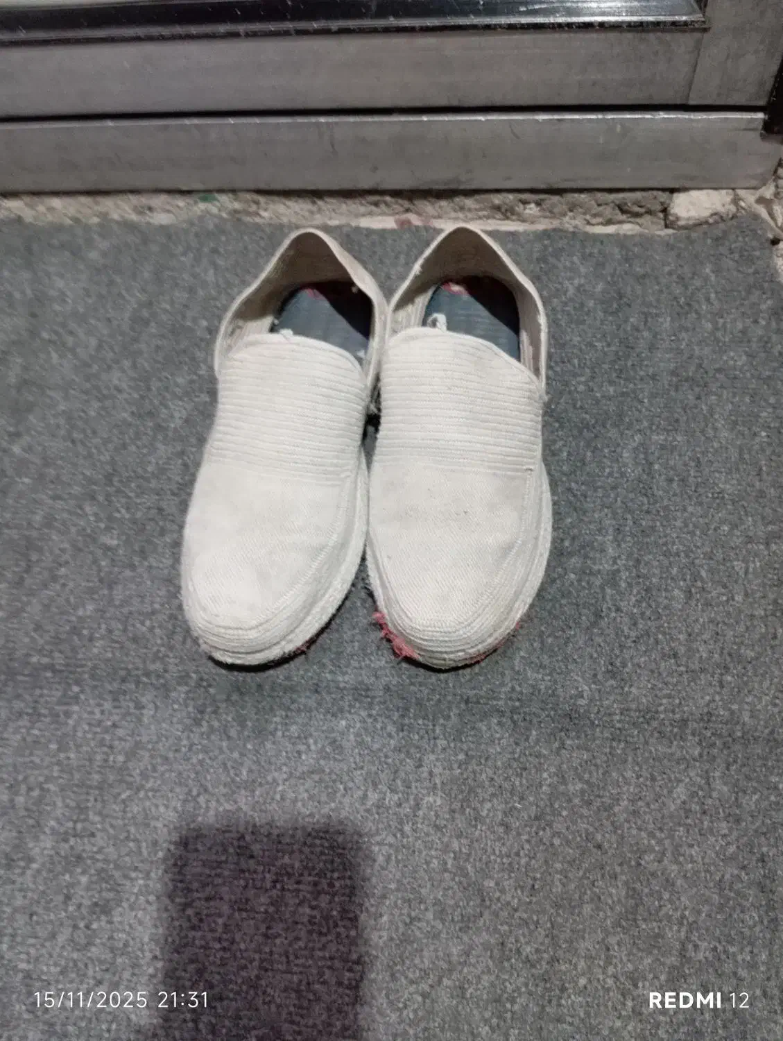 گیوه|کیف، کفش، کمربند|جوانرود, |دیوار