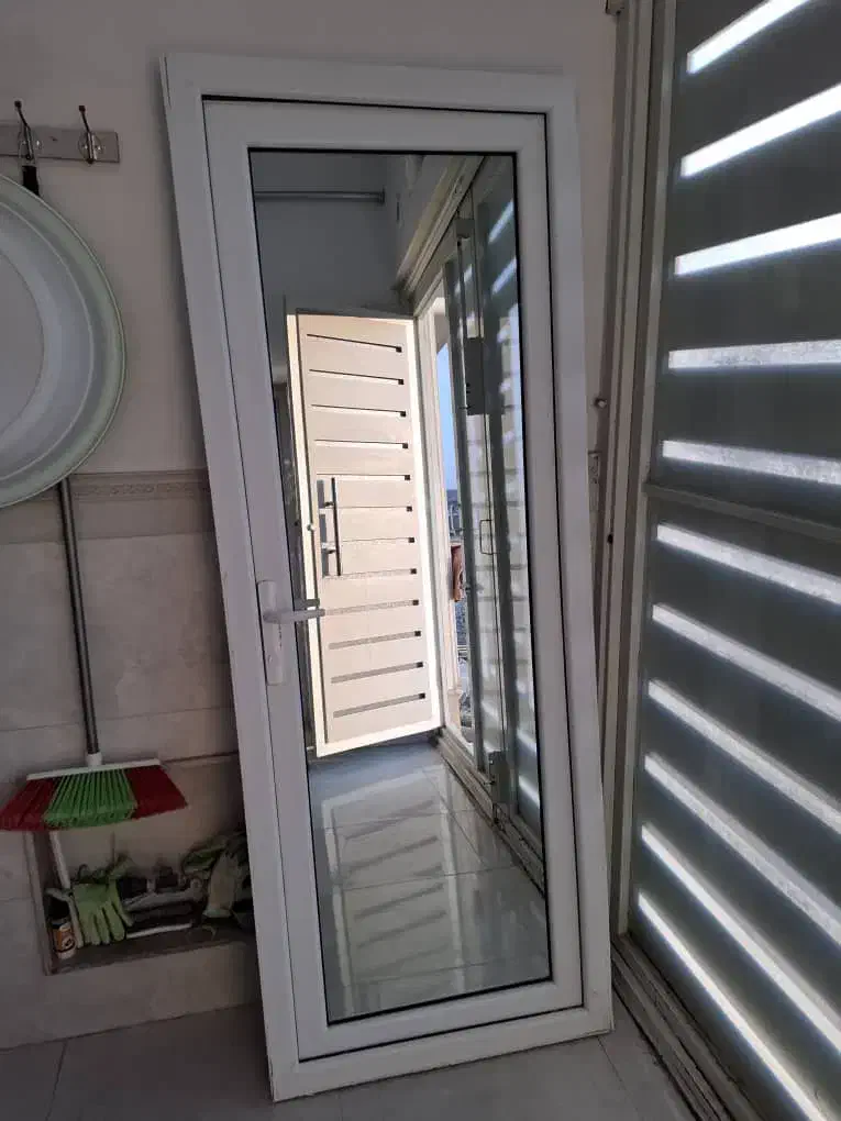 درب پی وی سی تام آینە|مصالح و تجهیزات ساختمان|پیرانشهر, |دیوار