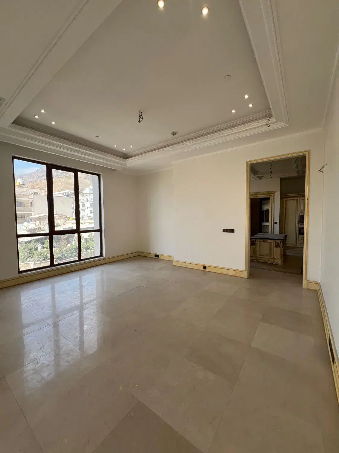 زعفرانیه185متر3خواب‌مشاعات‌فعال‌ دسترسی آسان 5ساله