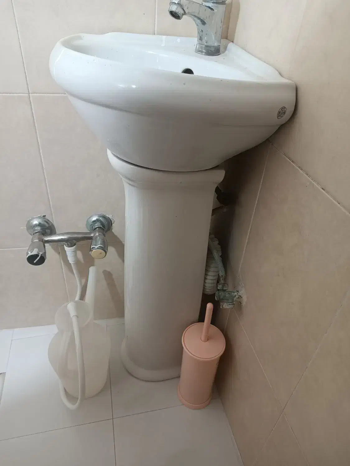 روشویی کنج|لوازم سرویس بهداشتی|کرج, خرمدشت|دیوار