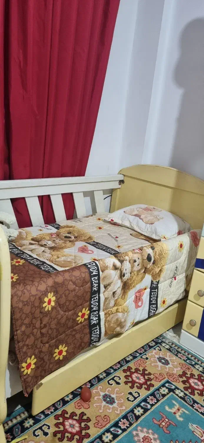 سرویس تخت و کمد. و ویترین و خوش خواب نوزاد|تخت و سرویس خواب|قائمشهر, |دیوار