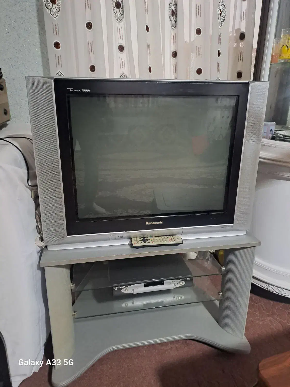 تلویزیون با میز تلویزیون|تلویزیون و پروژکتور|خمام, |دیوار