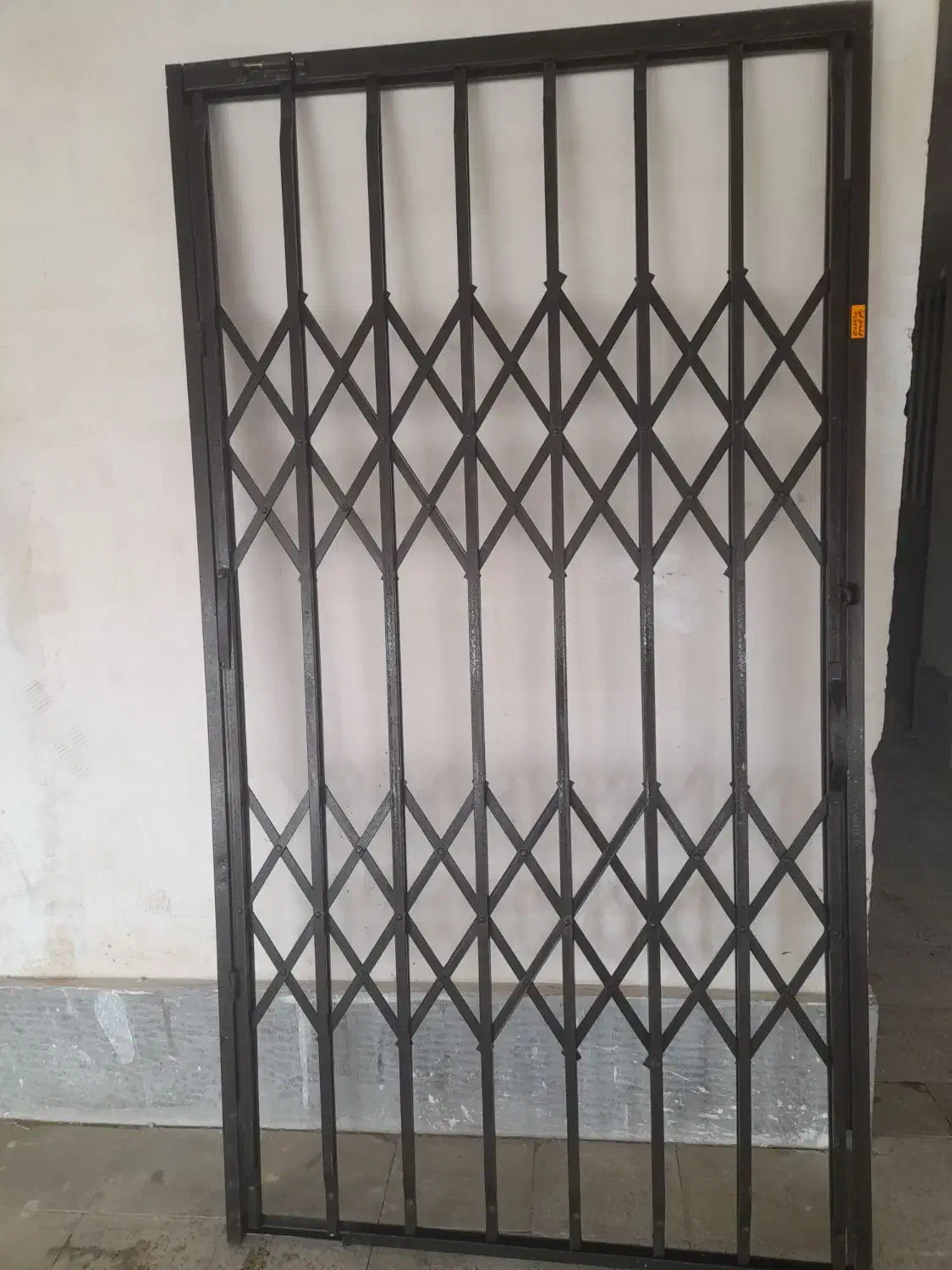 در آکاردیونی و در چوبی دو لت|مصالح و تجهیزات ساختمان|گلبهار, شهر جدید گلبهار|دیوار