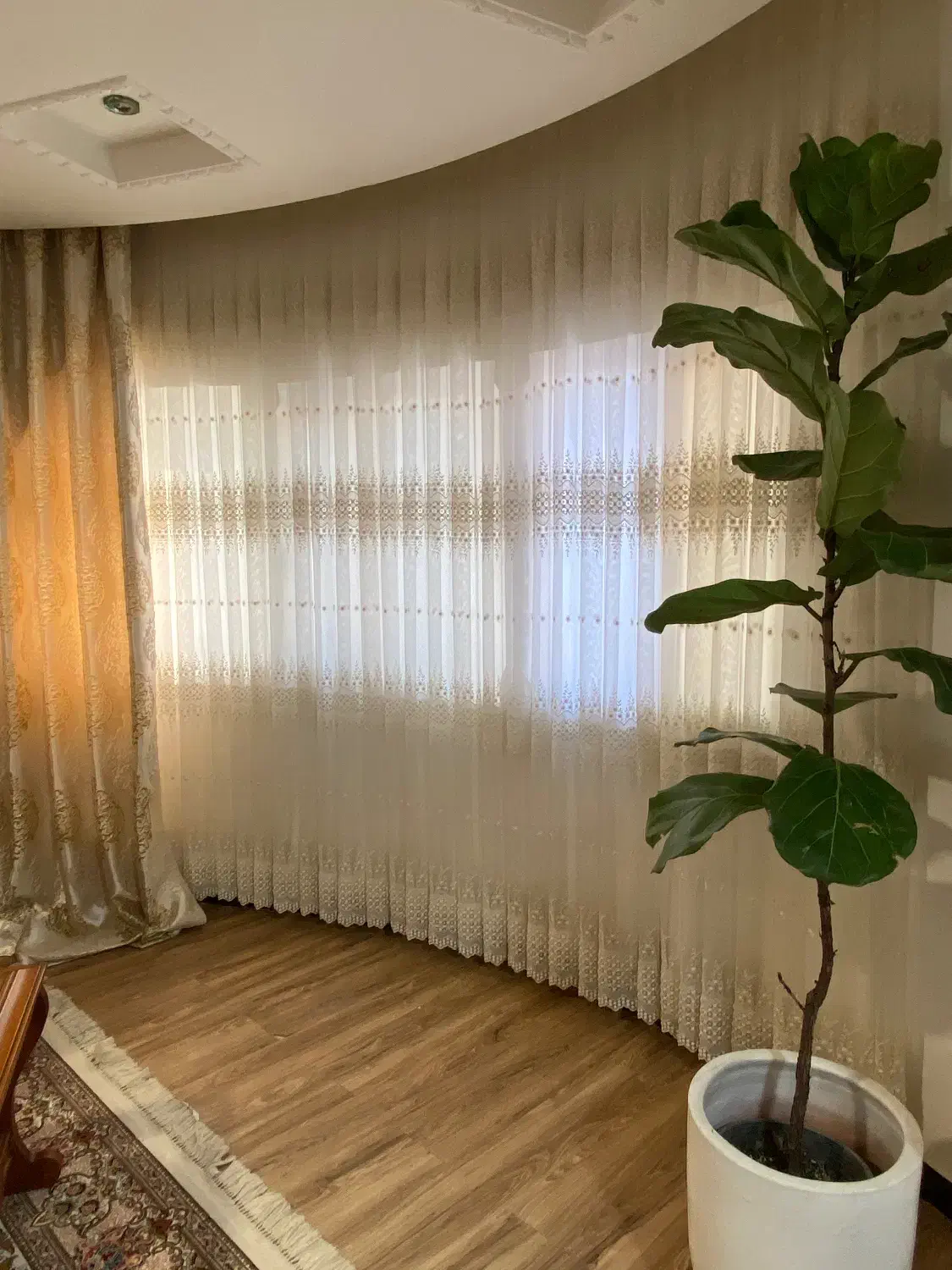 پرده حریر گلدوزی در حدنو|پرده، رانر، رومیزی|ساری, |دیوار