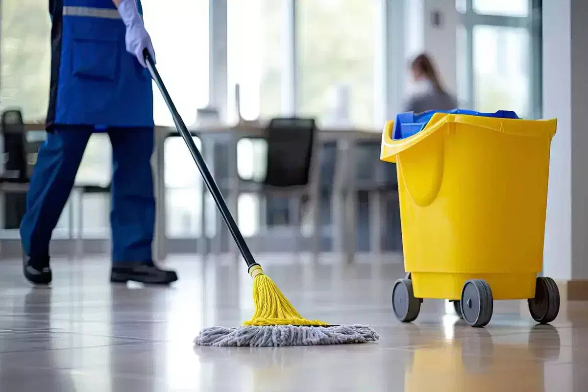 استخدام همکار آقا جهت خدمات و آبدارچی با جای خواب|استخدام سرایداری و نظافت|تهران, پونک|دیوار