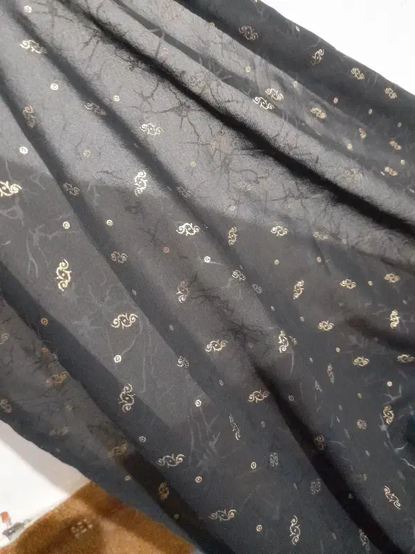 چادر مجلسی دوخته شده نو|لباس|قم, چهل درخت|دیوار