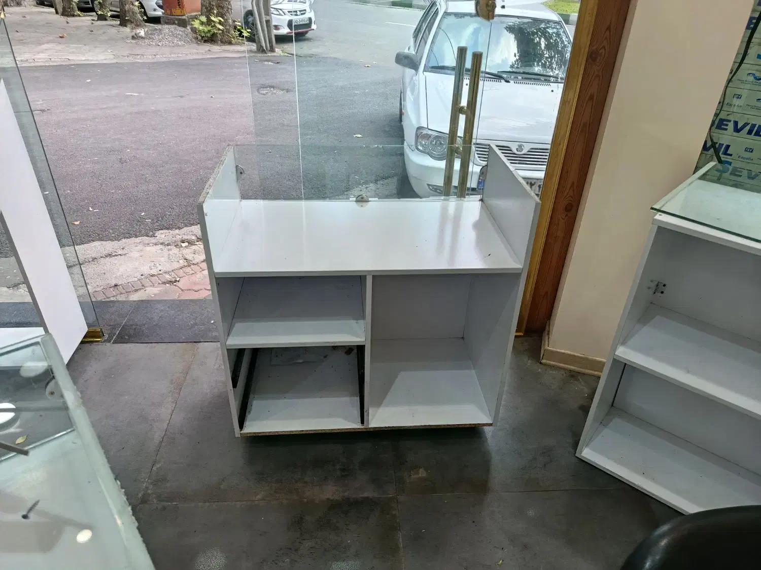 دکور مغازه مناسب بیشتر شغل ها|فروشگاه و مغازه|رشت, نامجو|دیوار