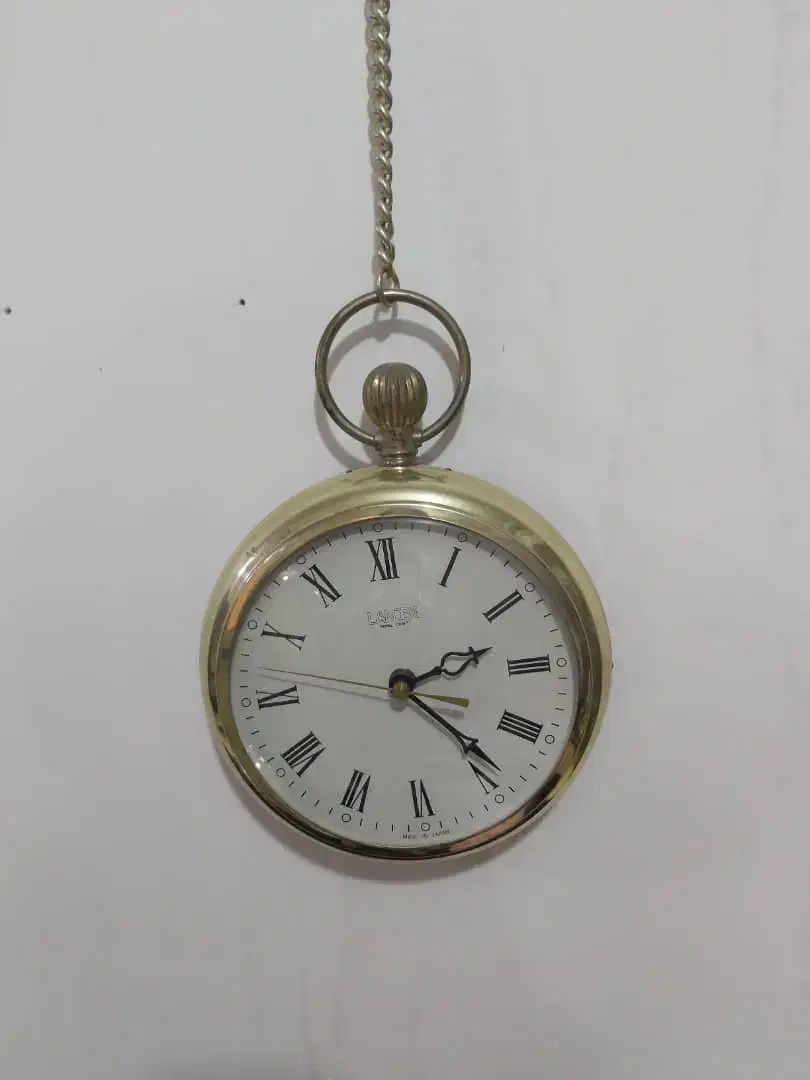 تعدادی گالوانیزه و ساعت دیواری قدیمی طرح ساعت جیبی|مصالح و تجهیزات ساختمان|بهبهان, |دیوار