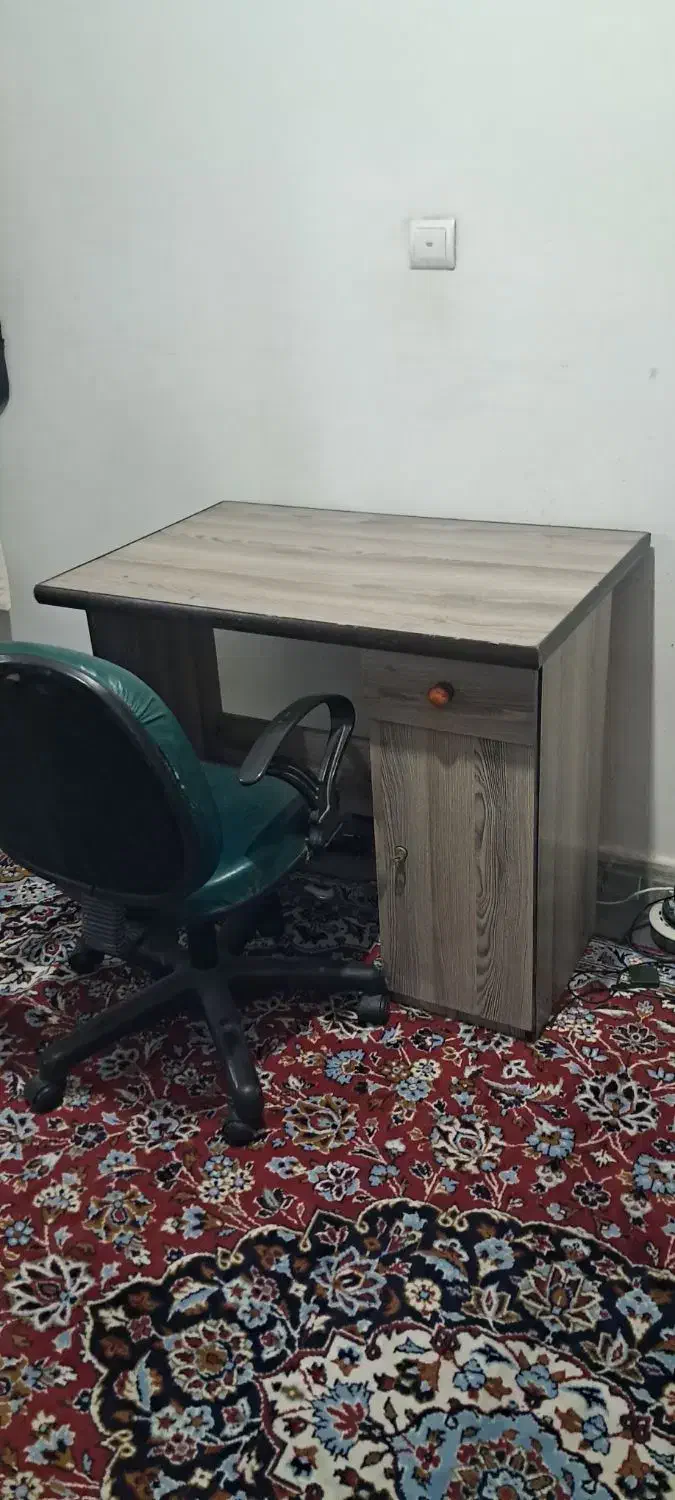 میز و صندلی|میز تحریر و کامپیوتر|اسلام‌شهر, شهرک سعیدیه|دیوار