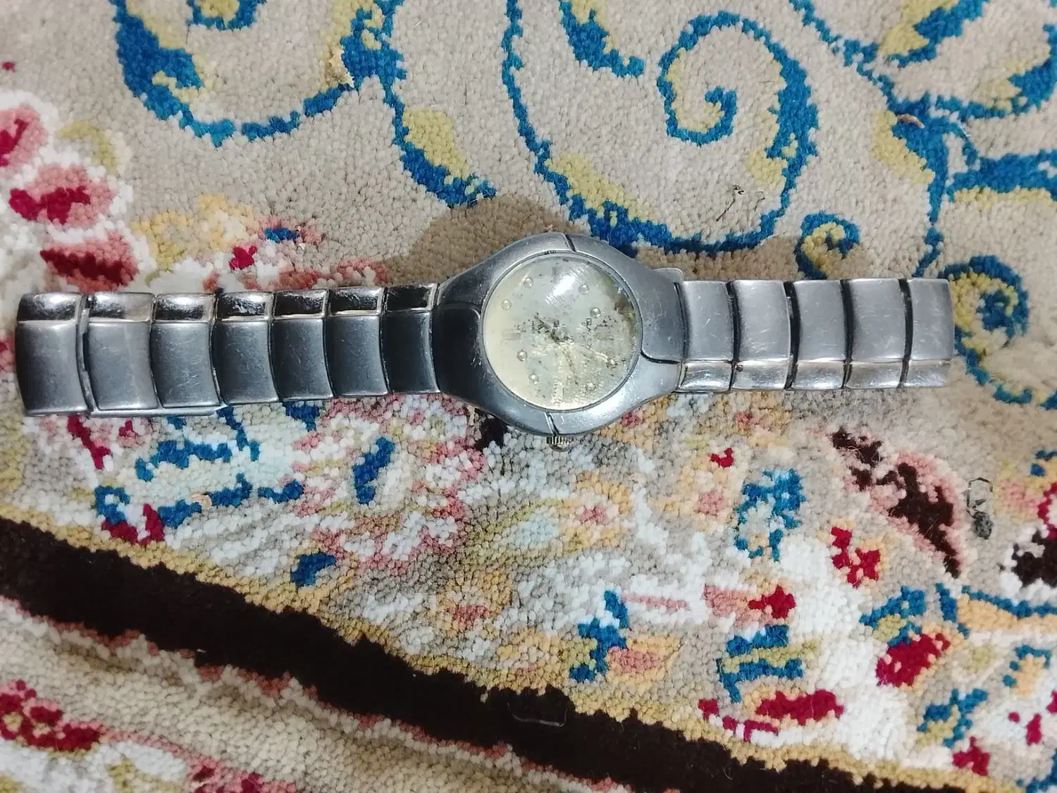 ساعت مچی زنانه قدیمی‌|ساعت|یزد, |دیوار