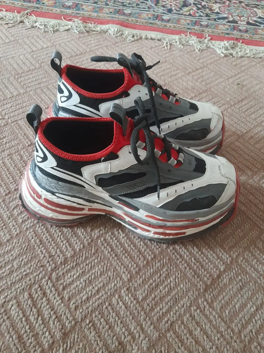 کفش بالنسیاگا|کیف، کفش، کمربند|دوگنبدان, |دیوار