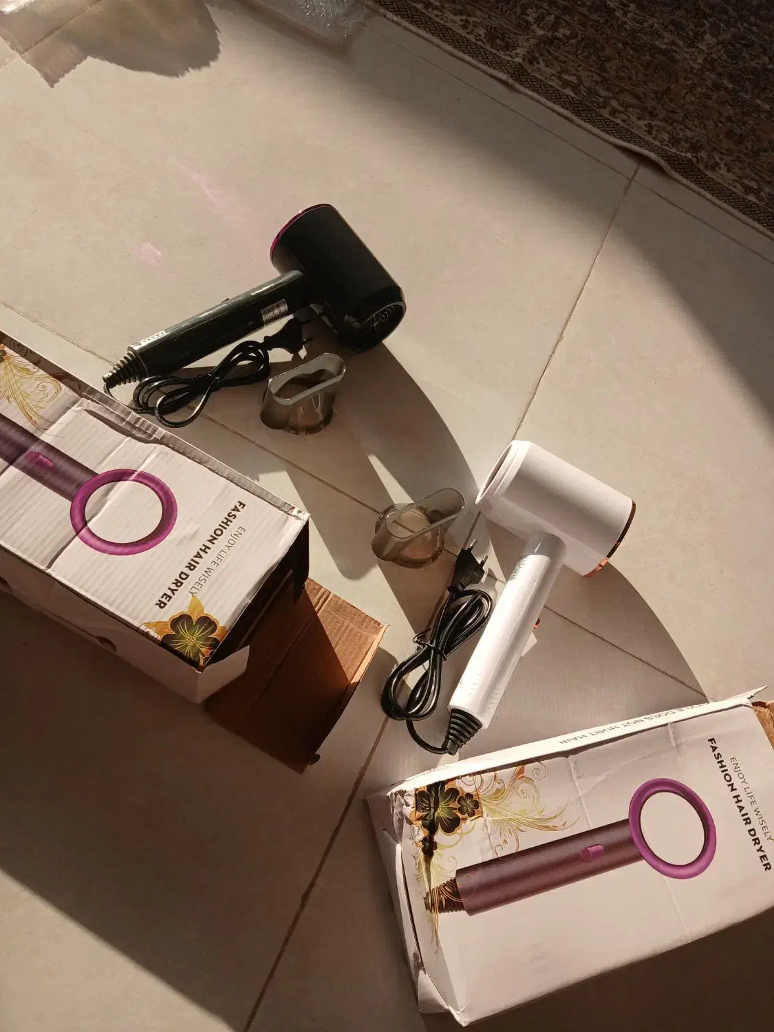 سشوار مسافرتی کم جا . شیک . پرقدرت|آرایشی، بهداشتی، درمانی|میبد, |دیوار