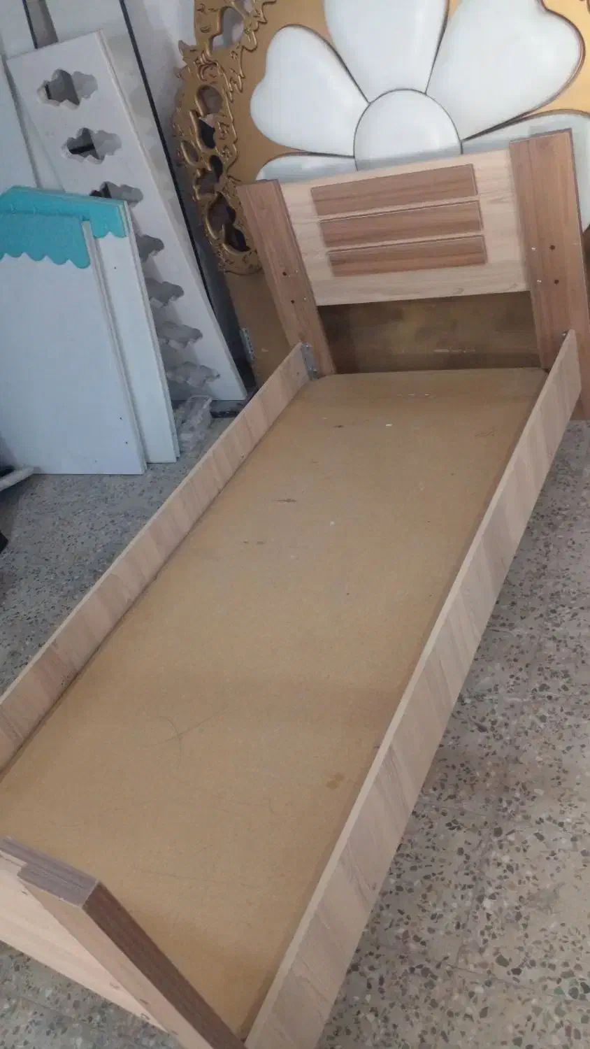 تخت ۱نفره دست دوم|تشک تختخواب|داراب, |دیوار