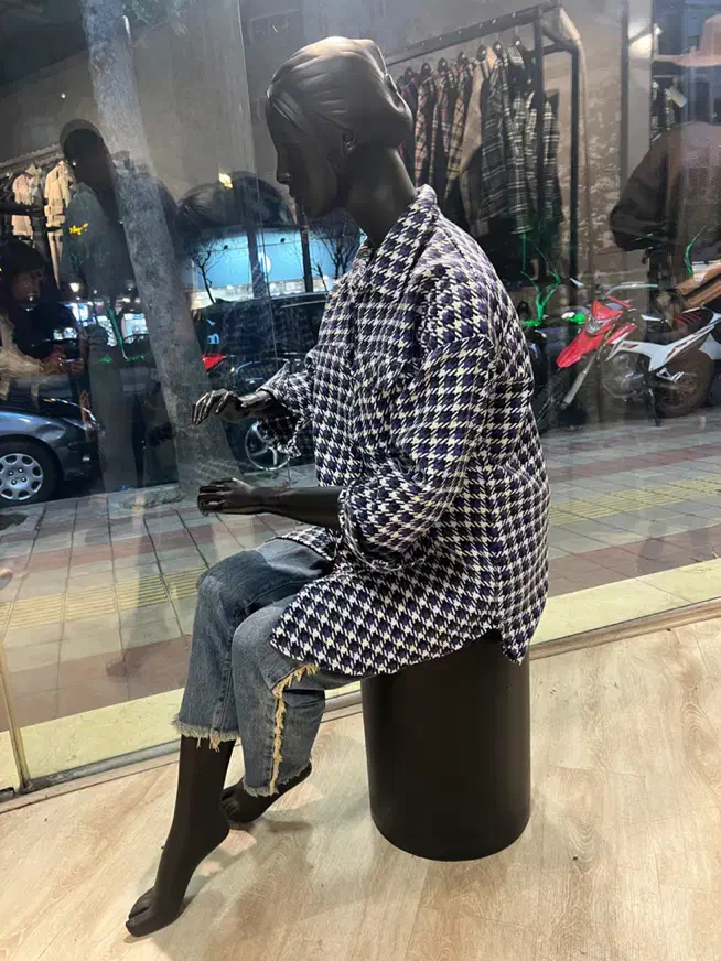 مانکن|فروشگاه و مغازه|رشت, معلم|دیوار