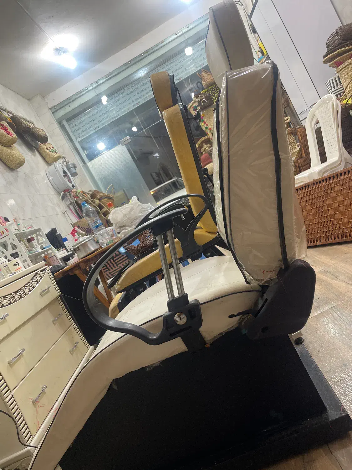 صندلی ارایشگاه|آرایشگاه و سالنهای زیبایی|بندر انزلی, جفرود پایین|دیوار