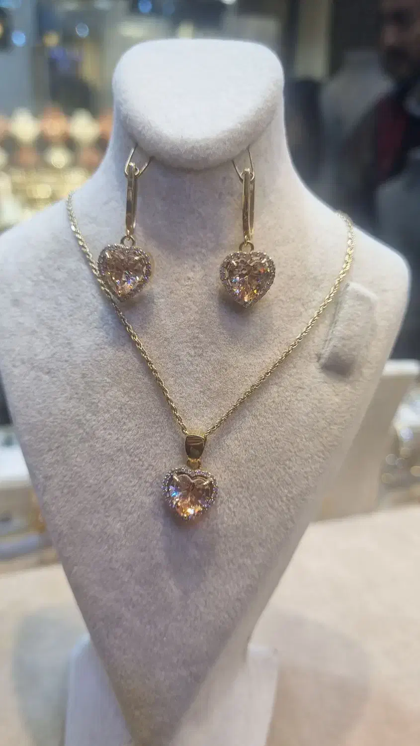 نیم ست طلا|جواهرات|کاشان, بازار کاشان|دیوار