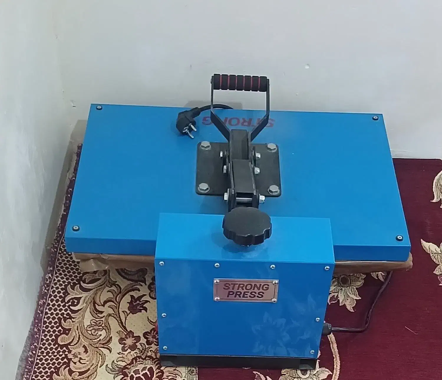 دستگاه پرس نگین نو نو|ماشین‌آلات صنعتی|سندرک, |دیوار