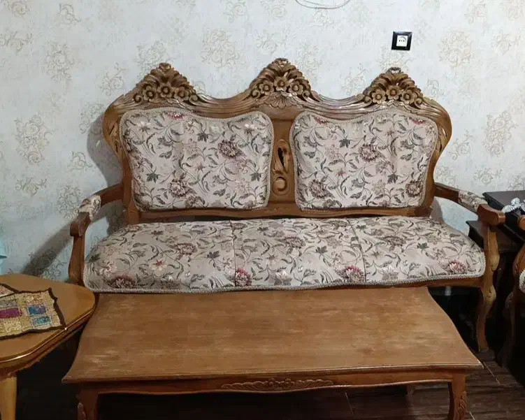 یکسری مبل نه نفر سالم بدون شکستگی|مبلمان خانگی و میز عسلی|کرمانشاه, |دیوار