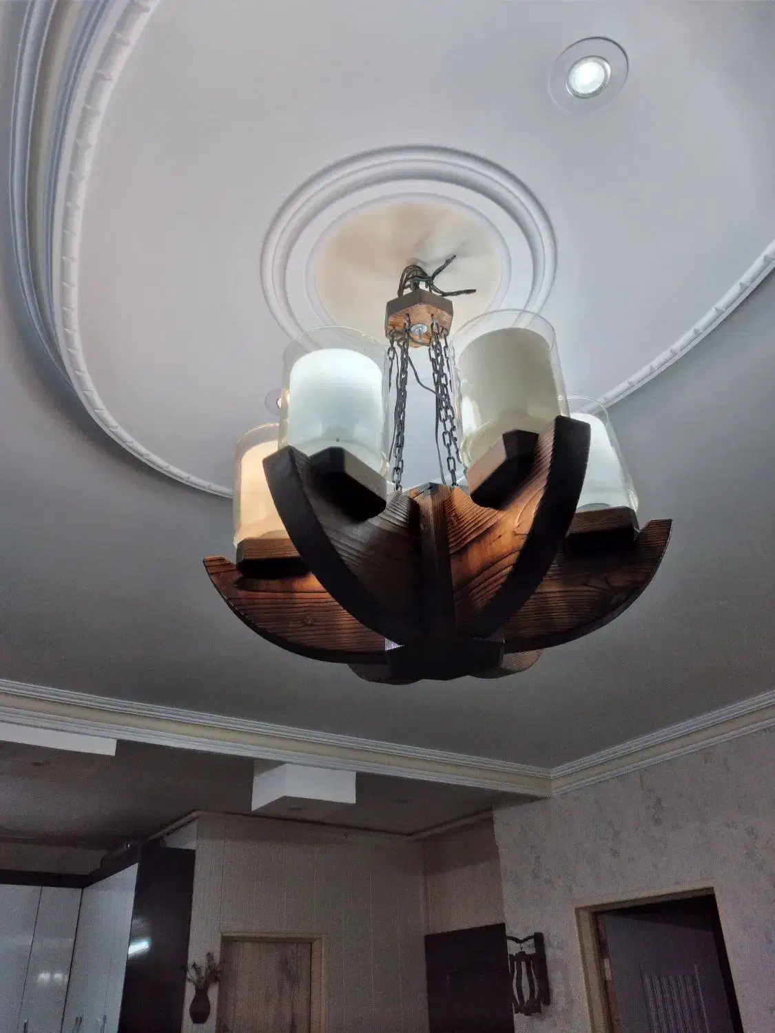 لوستر چوبی|لوستر و چراغ آویز|فردیس, خیام شرقی|دیوار