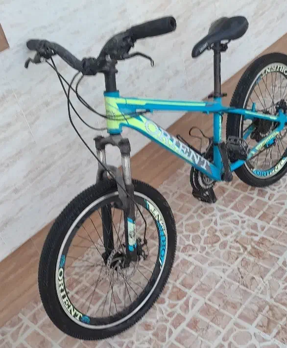 دوچرخه|دوچرخه، اسکیت، اسکوتر|شبانکاره, |دیوار