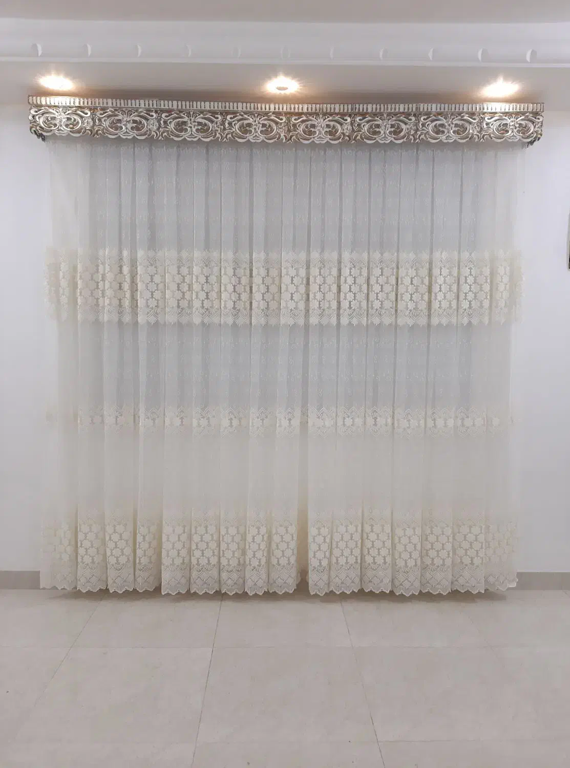 پرده همراه کتیبه|پرده، رانر، رومیزی|آستانه اشرفیه, |دیوار