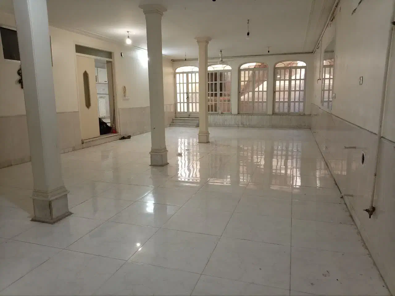 اجاره زیر زمین ۱۳۰ متری. مناسب انبار|اجارهٔ خانه و ویلا|قم, بکایی|دیوار