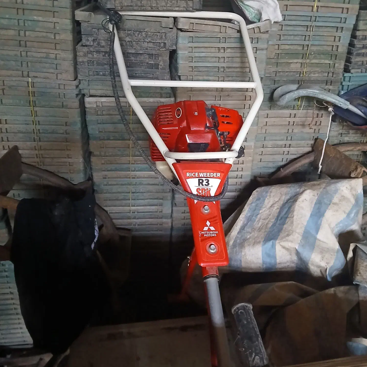 وجین زن میتسوبیشی در حد نو|ماشین‌آلات صنعتی|املش, |دیوار