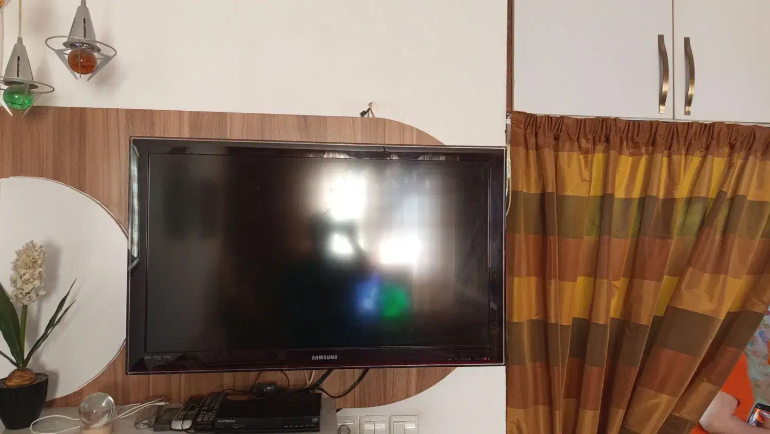 تلویزیون ال سی دی 43|تلویزیون و پروژکتور|گلبهار, شهر جدید گلبهار|دیوار