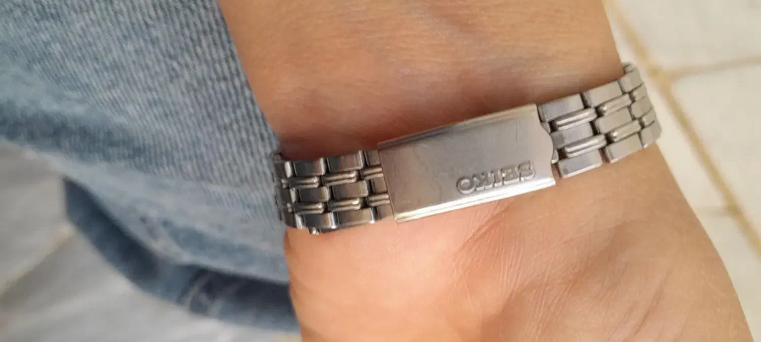 وسایل شخصی|ساعت|هشتگرد, شهرک بعثت|دیوار