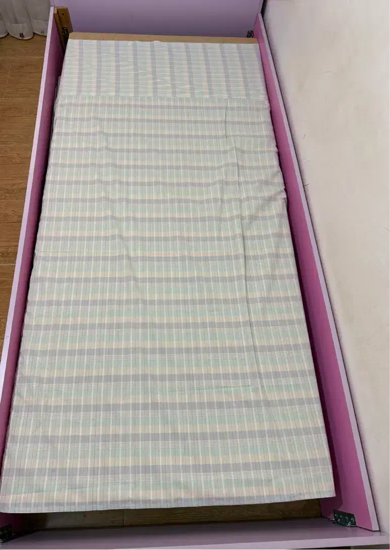 تخت و چوب زیر‌تخت|تخت و سرویس خواب|آستانه اشرفیه, |دیوار