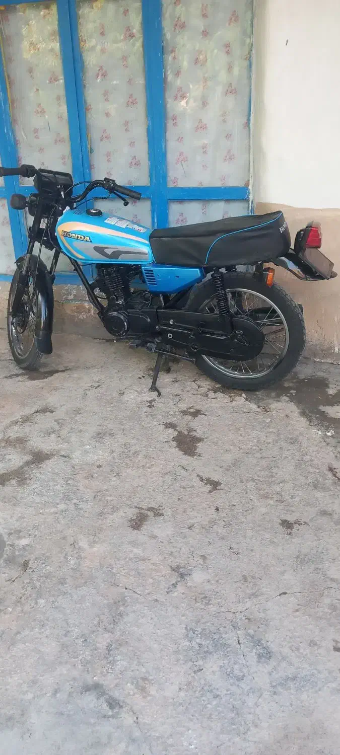 موتورمزاعده ای|موتورسیکلت|پیر سلیمان, |دیوار