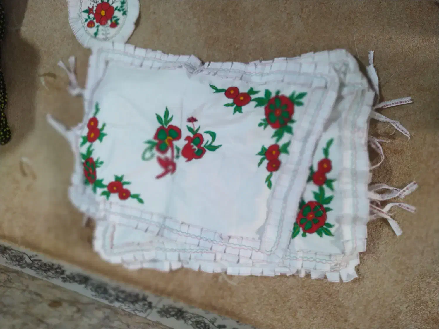 رو بالشت|پشتی|یاسوج, |دیوار