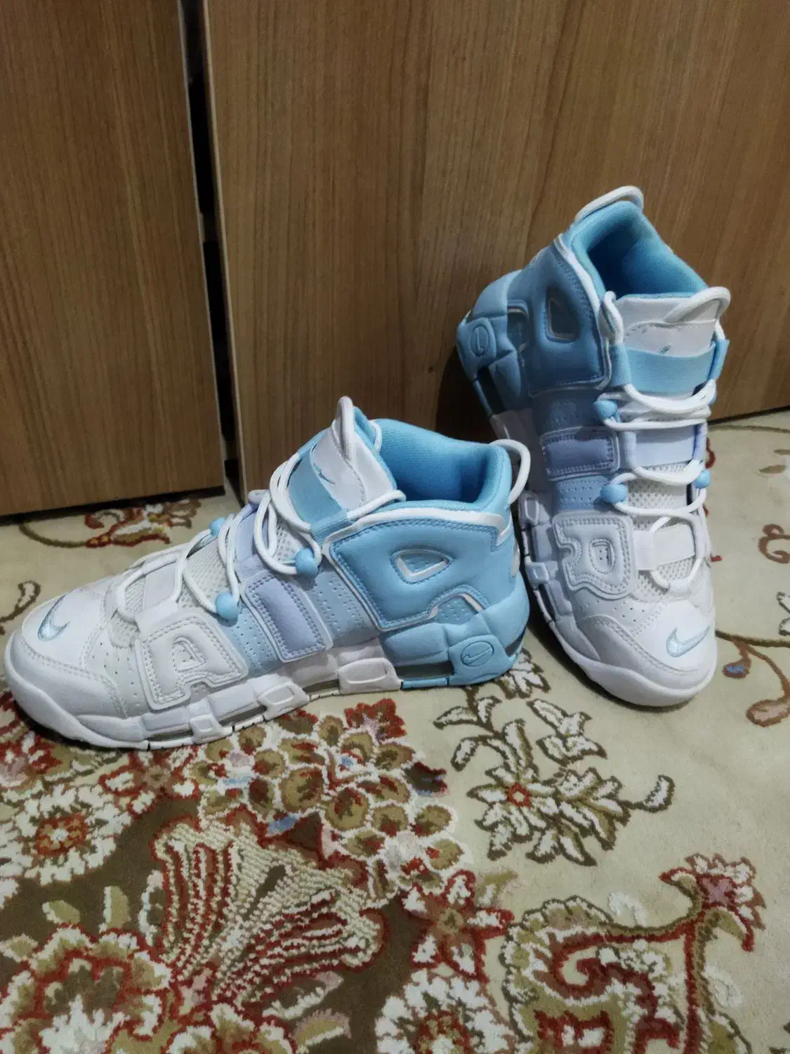 کتونی|کیف، کفش، کمربند|ری, منصوریه منگل|دیوار