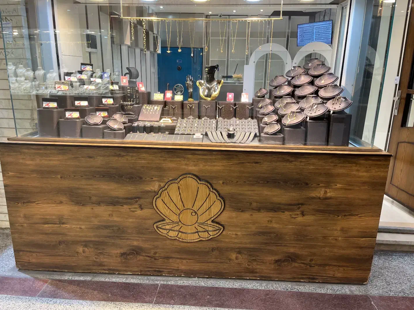 مانکن طلافروشی جواهر نقره بدلیجات|فروشگاه و مغازه|مهریز, |دیوار