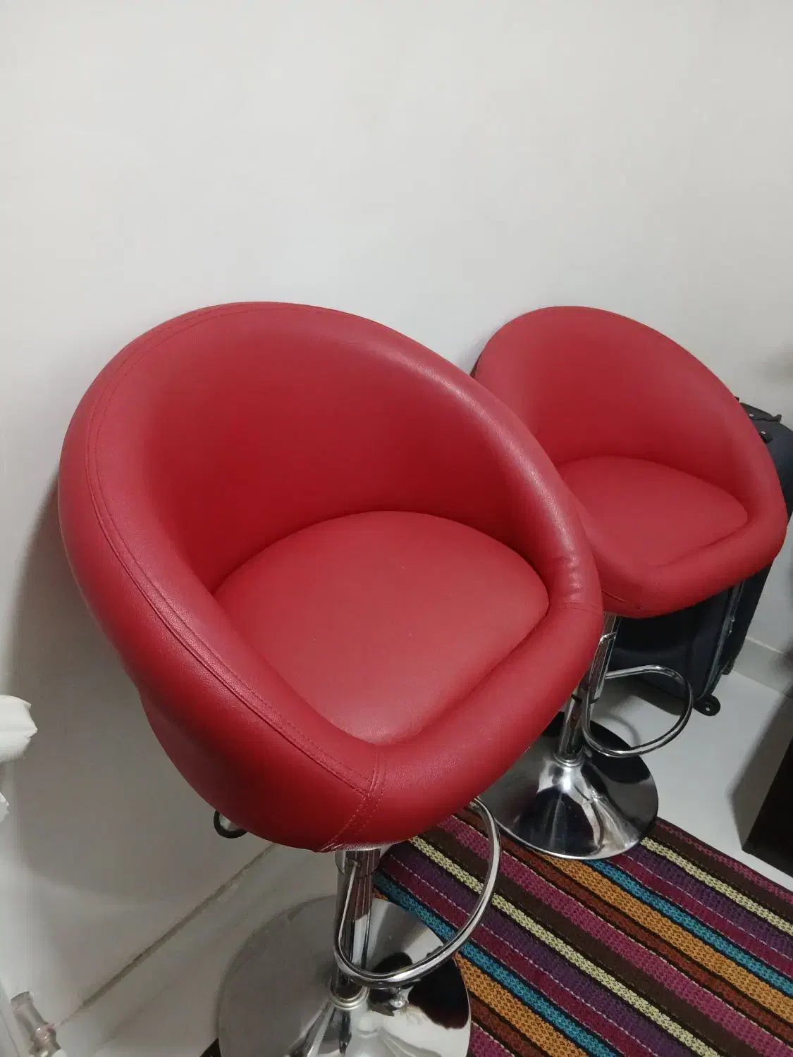 صندلی گردون  ۳عدد|صندلی و نیمکت|تبریز, |دیوار