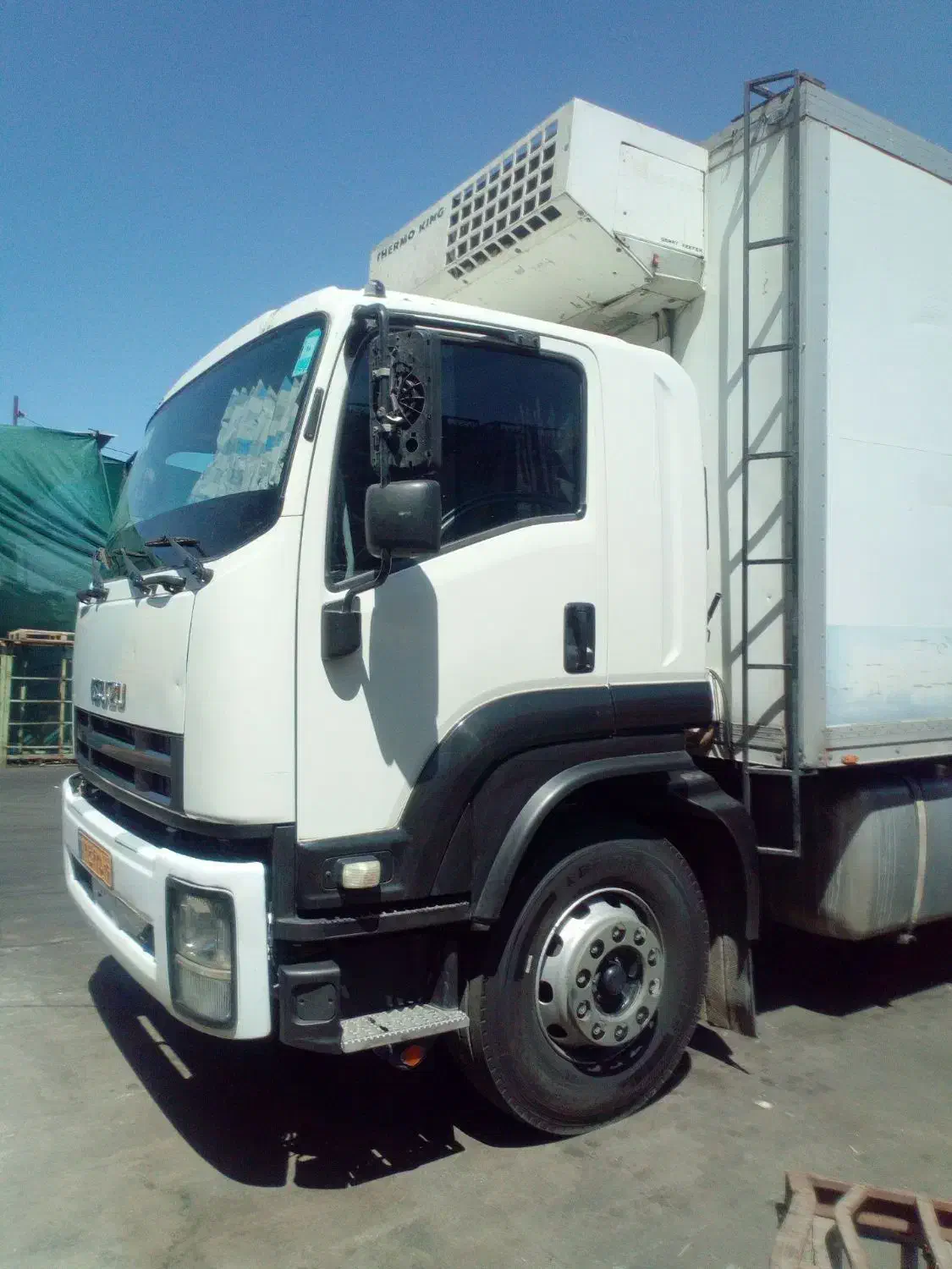 ایسوزو ۱۸ تن یخچالی|خودرو سنگین|اسفراین, |دیوار