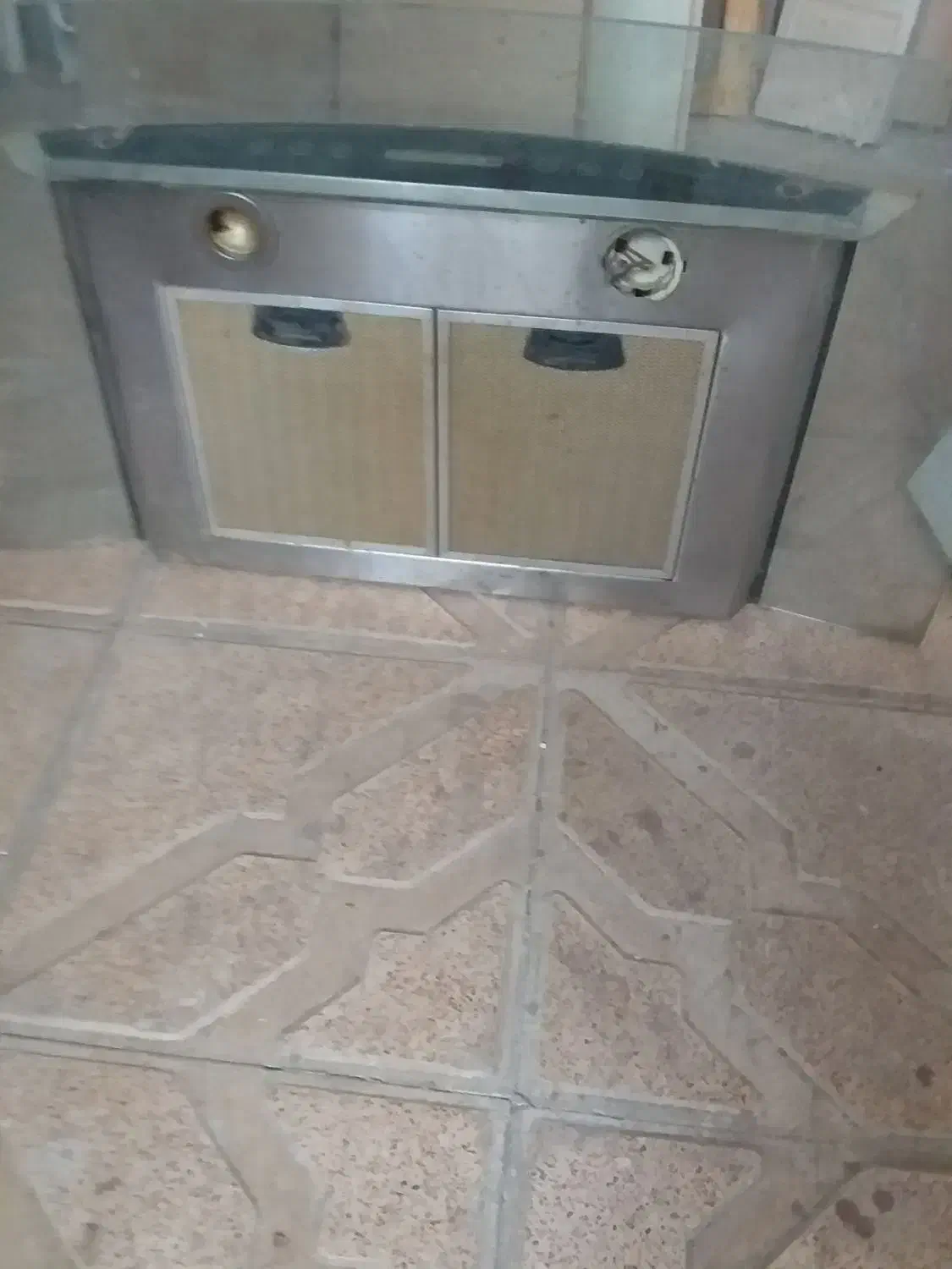 هود|هود|مشهد, سرافرازان|دیوار