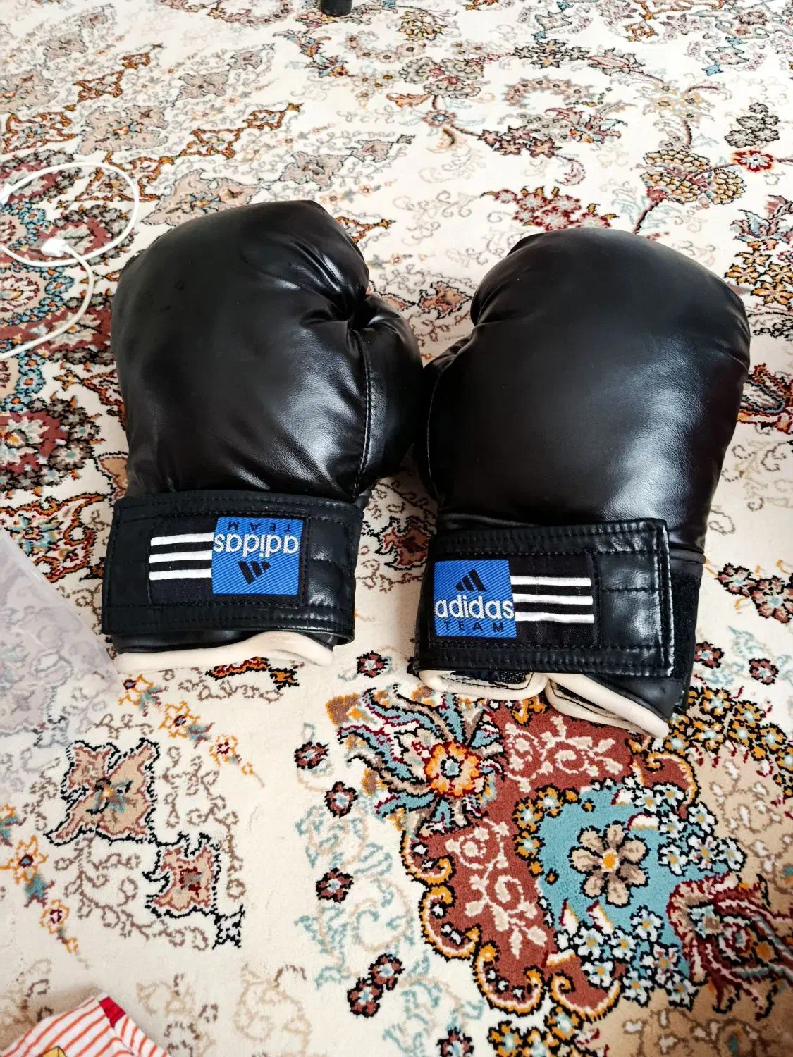 دستکش بوکس ادیداس درحد نو|تجهیزات ورزشی|اسلامشهر, مسکن مهر اسلاشهر (شهرک امام خمینی)|دیوار